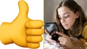 Read more about the article Gen Z feel uncomfortable about thumbs up emoji because it’s ‘passive aggressive’