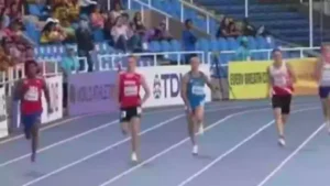 Read more about the article Runner Finishes Last in 400m Sprint After Wardrobe Malfunction Mid-Race