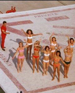 Read more about the article Hilarious Bloopers You Might Have Missed in the 1966 Batman Movie