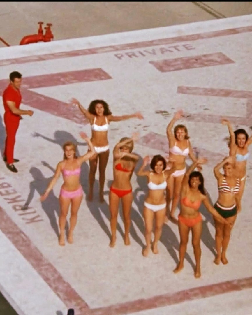 You are currently viewing Hilarious Bloopers You Might Have Missed in the 1966 Batman Movie