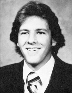 Read more about the article James Gandolfini’s Transformation from High School Heartthrob to TV Legend