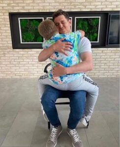 Read more about the article Michael Bublé Breaks Down in Tears Over Son Noah’s Health Struggles