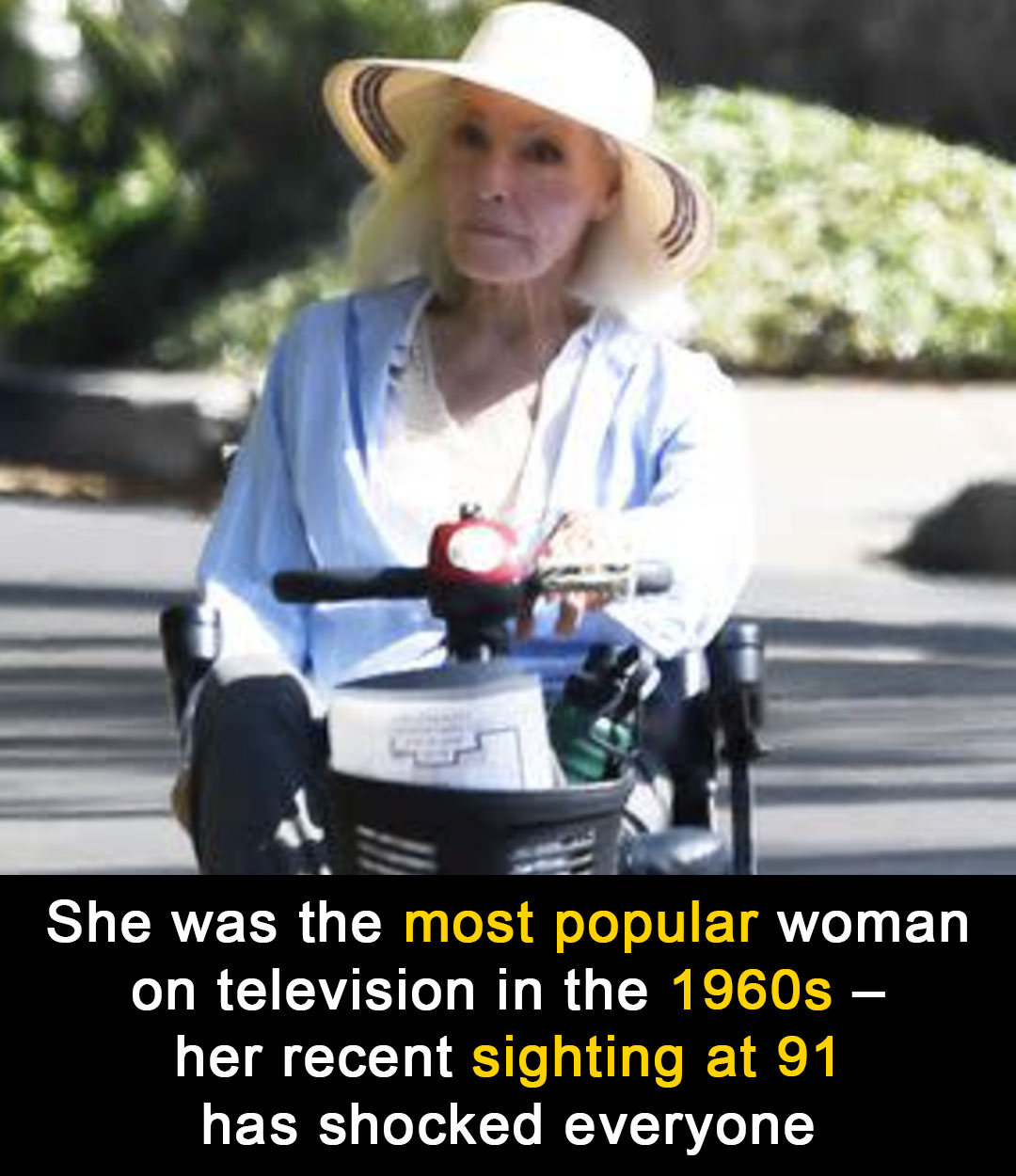 You are currently viewing Julie Newmar’s Timeless Legacy: A Rare Appearance at 91 with a Degree of Grace
