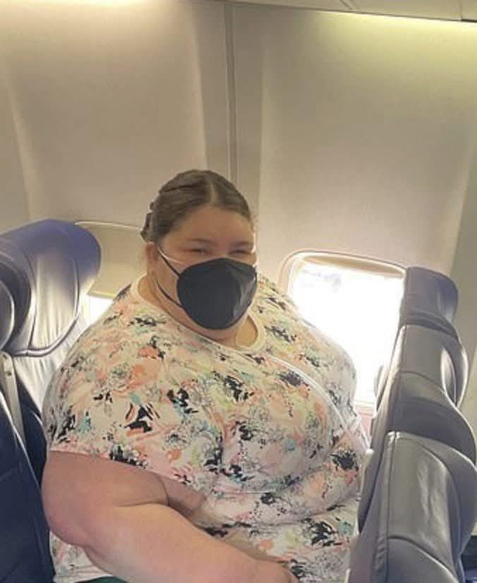 Read more about the article Plus-size influencer says airlines should accommodate people like her