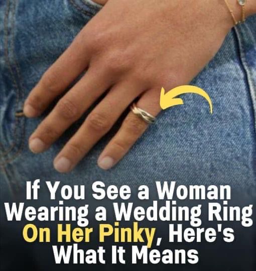 Read more about the article Why More Women Are Wearing Rings on Their Pinky Fingers — And What It Really Means