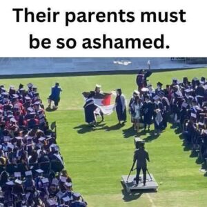 Read more about the article 🎓 Jerry Seinfeld Faces Walkout Protest Over Israel Support at Duke University