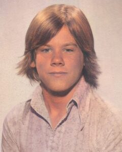 Read more about the article Kevin Bacon’s Journey from $150-a-Month Apartment to Life on a Farm with His Wife