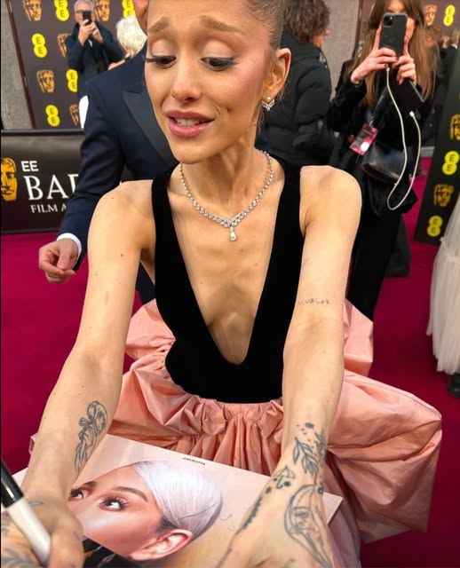You are currently viewing Ariana Grande’s Weight Loss Sparks Concern at BAFTA’s: Fans Worry About Her Health