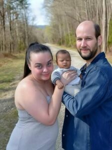 Read more about the article White Mom Goes Viral After Birth of Black Baby, but Husband Is White