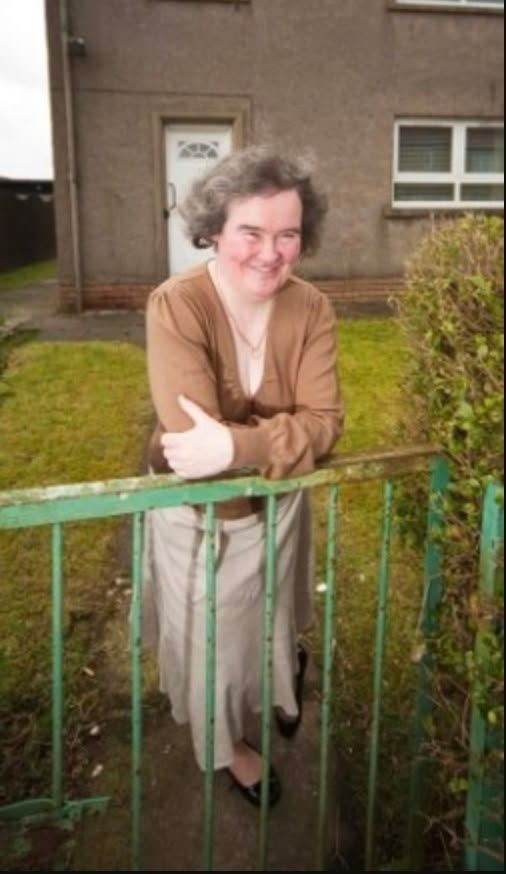 You are currently viewing “Susan Boyle Still Lives in Her Childhood Home at 76”