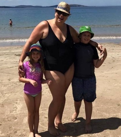 Read more about the article Mother’s Powerful Message About Body Positivity Goes Viral After Family Beach Day