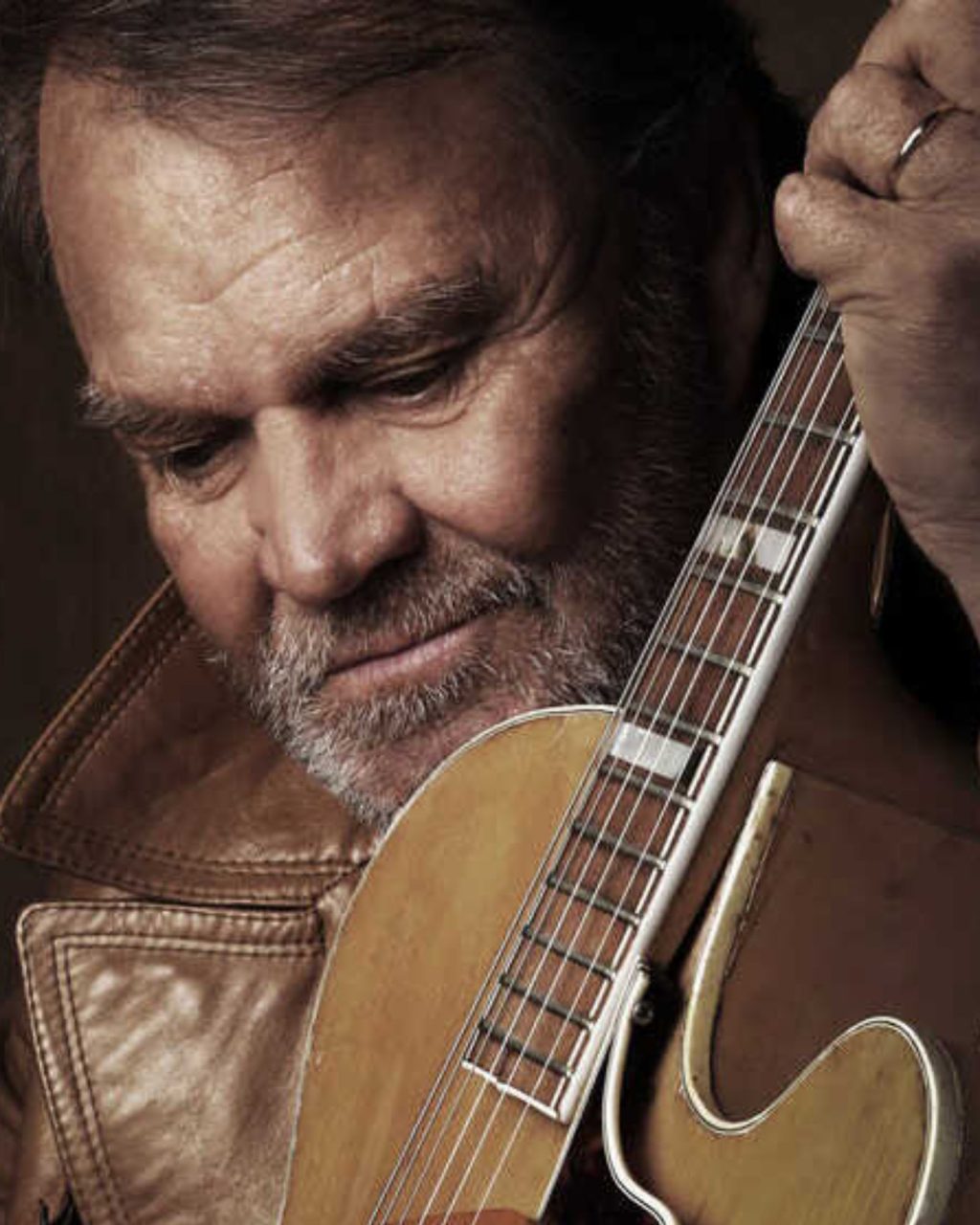 You are currently viewing Glen Campbell’s Courageous Farewell: A “Goodbye Tour” Amidst Alzheimer’s