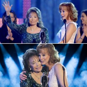 Read more about the article Reba McEntire Honors Loretta Lynn: A Heartfelt Tribute at the Grand Ole Opry Centennial
