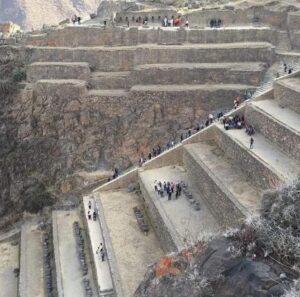Read more about the article 50-Ton Stones, Millimeter Precision: The Unsolved Secret of Ollantaytambo