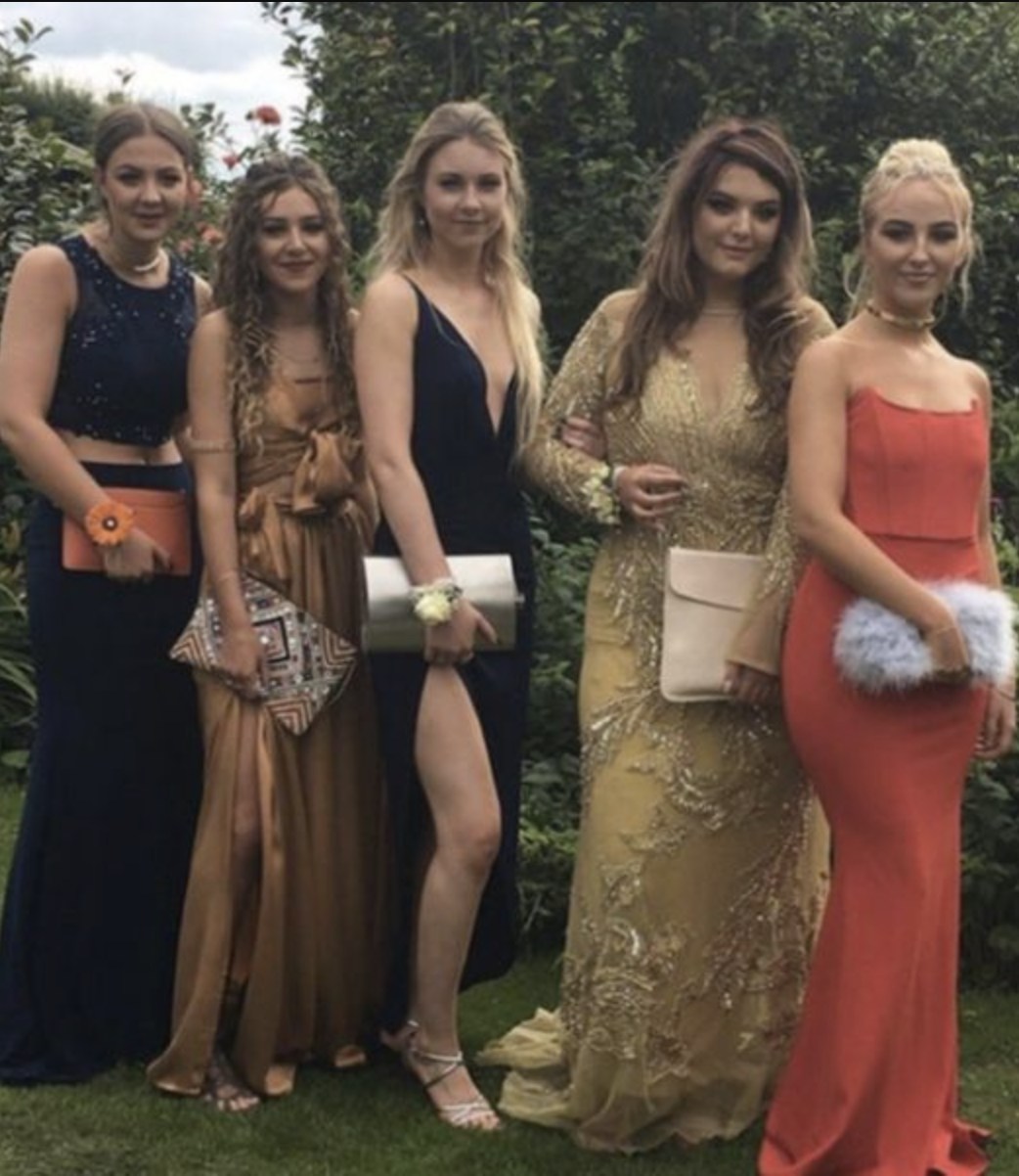 You are currently viewing Prom Photo Goes Viral After Hidden Detail is Revealed
