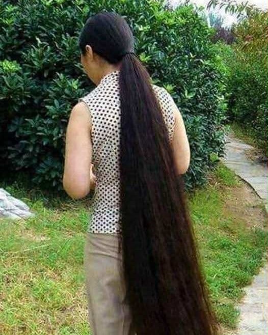 You are currently viewing Woman Cuts Her Hair After 25 Years, Donates 4 Feet to Charity