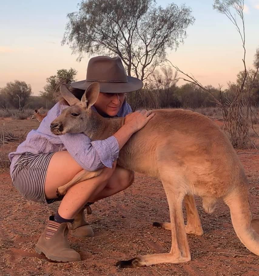 You are currently viewing Animals and Gratitude: Rescued Kangaroo Hugs Her Caregivers Every Day