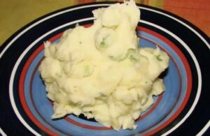 Read more about the article The Real Reason You Should Never Boil Mashed Potatoes in Water