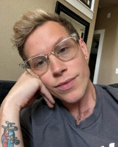 Read more about the article The Woman at the Post Office: A Lesson in Treatment and Humanity