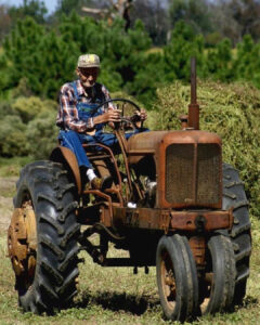 Read more about the article The Farmer’s Slow Lane: A Powerful Lesson in Gratitude on a Dusty Road