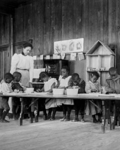 Read more about the article Lessons from a Teacher in the Hills: Poverty, Hope, and Unforgettable Stories