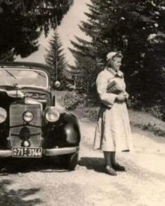 Read more about the article The Chain of Love: How One Dollar and a Napkin Created a Miracle