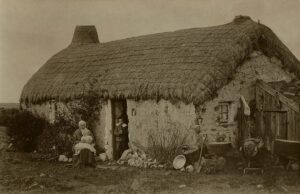 Read more about the article The Dark Truth Behind This “Charming” Irish Sod Cabin Photo