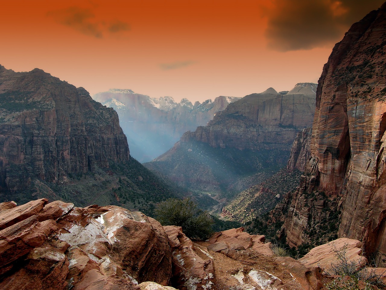 You are currently viewing Zion National Park: Nature’s Brutal Masterpiece (And Why Most Visitors Miss the Point)