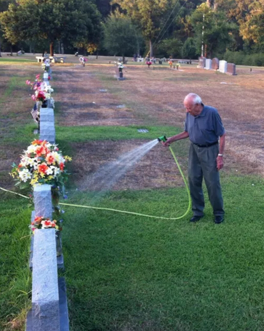 Read more about the article The Power of Honoring Memory: How an 86-Year-Old Widower’s Simple Act of Kindness Taught Us Everything