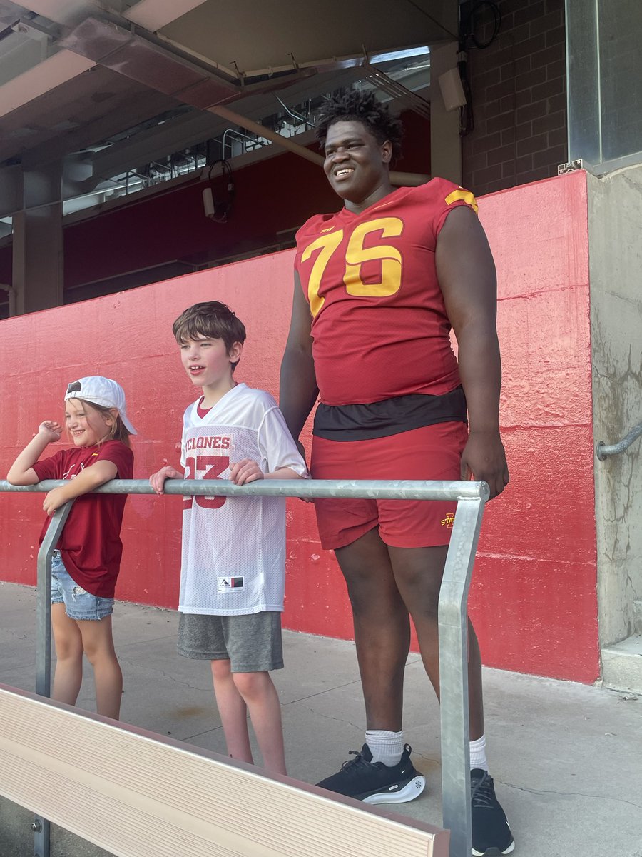 Read more about the article Funto Akinshilo’s Kindness: The “Chin Wipe” That Stole the Game and Our Hearts