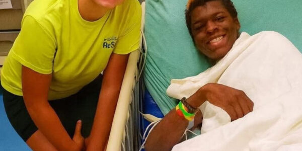 Read more about the article Teen Girl Jumps Fence, Dives In to Save Drowning Boy in Heroic Pool Rescue