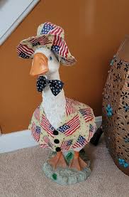 Read more about the article My $5 Thrift Store Goose Was My Childhood Dream. The Story Behind It Will Melt Your Heart.