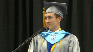 Read more about the article The Homeless Valedictorian: The Incredible Story of the Teen Who Turned Pain Into Purpose