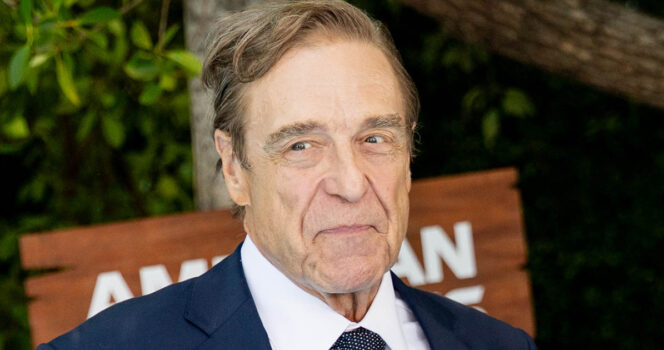 You are currently viewing John Goodman shows off 200lb weight loss – but fans fear for his health